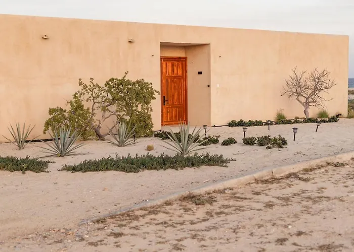 Beachfront 10 Guests *